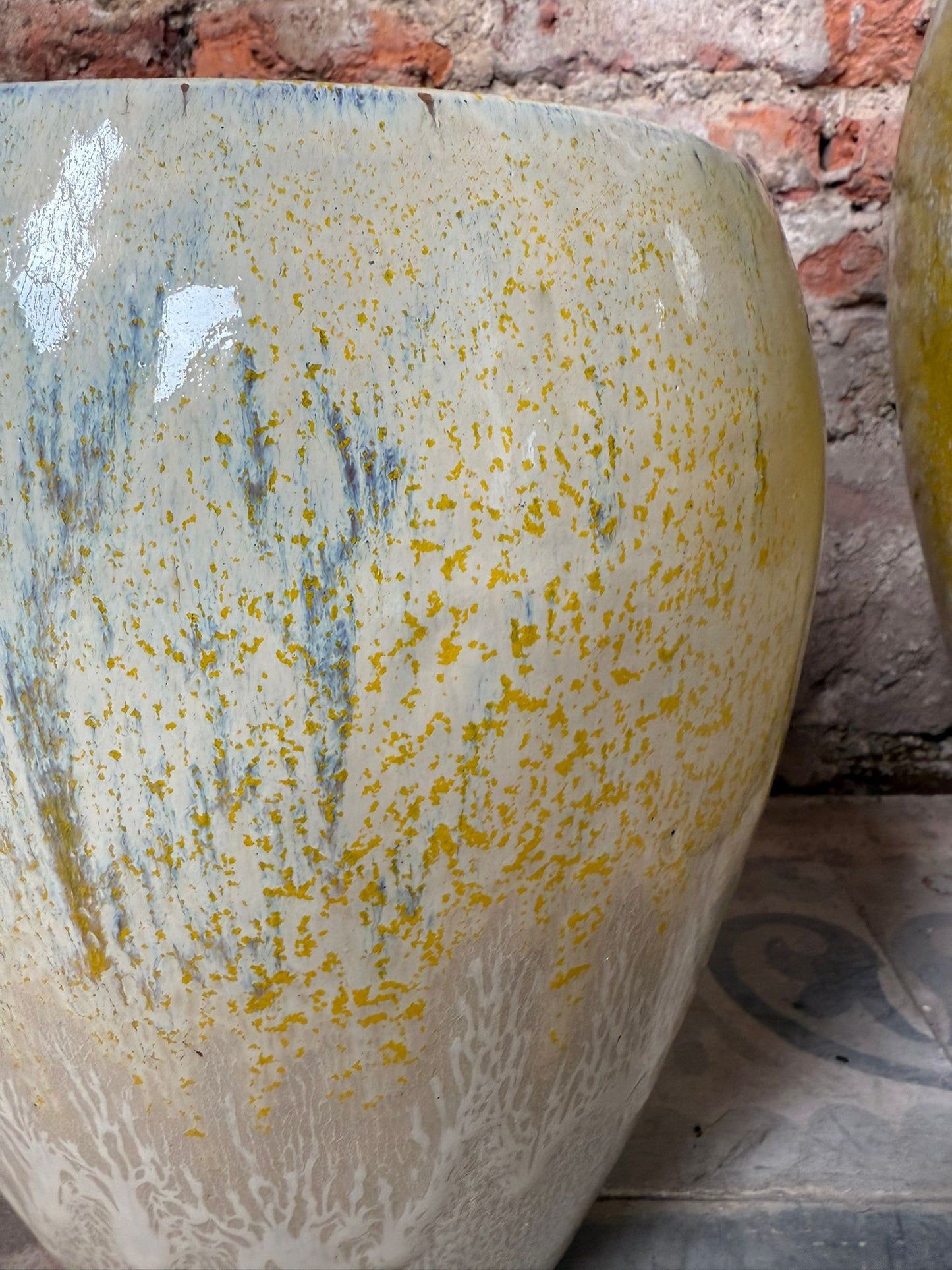Ánfora Banco tiza y Amarillo suave